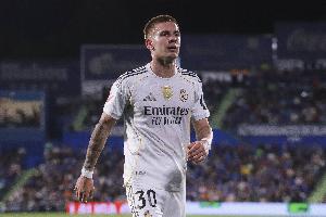 記者：受傷猜測(cè)是虛驚一場(chǎng)，馬斯坦托諾正隨隊(duì)備戰(zhàn)瓦倫西亞