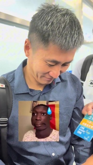 高人氣！馬寧被球迷圍住要簽名：馬老師，蘇超激烈還是中超激烈？