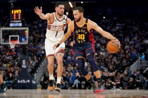 解說：穆迪本季獲得進(jìn)化 庫里末節(jié)起伏讓人感慨 布克依舊扛起球隊