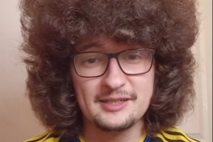 布朗談蓄發(fā)哥：不行就編個(gè)辮子吧，在英超五連勝可能比你想的更難