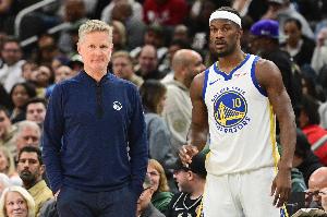 張佳瑋：吉米退場勇士輪換亂了 球隊(duì)缺副持球 科爾試陣進(jìn)攻零碎