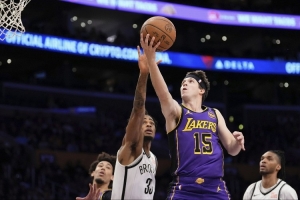 徐靜雨：湖人總冠軍！小里復(fù)出后湖人一場(chǎng)保底30罰 這就是大市場(chǎng)