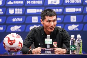 媒體人：邵佳一的最大優(yōu)勢是超級省錢，歐洲教練起步價是100萬歐