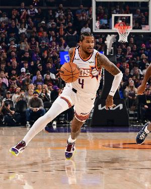 新的開始！杰倫·格林太陽首秀 半場16分2板2助 正負(fù)值+7全隊(duì)最高