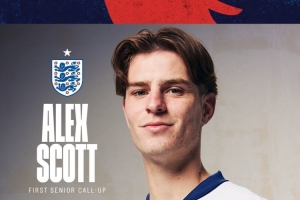 斯科特首次入選英格蘭名單，英格蘭隊(duì)社媒曬海報(bào)祝賀