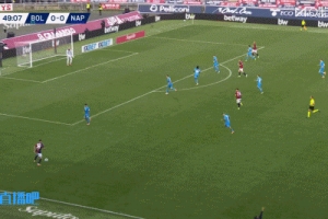 那不勒斯0-1落后！達(dá)林加接隊友傳中搶點破門，瓦尼亞反應(yīng)不及