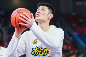 依舊穩(wěn)定！胡金秋14中10&罰球4中4拿到24分 另有4板1助1帽