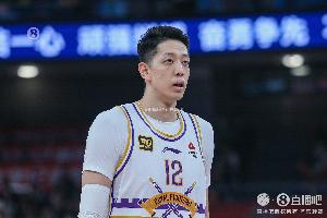 8中6獨(dú)得15分14板3助！媒體人：沈梓捷如大鳥(niǎo)展翅 攻防盡顯統(tǒng)治力
