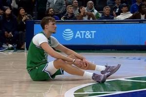 本有機(jī)會絕殺！弗拉格被抓球衣漏接球 隨后癱坐在地眼神黯淡無光