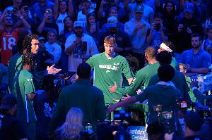 獨行俠VS太陽首發(fā)：布克攜狄龍&馬威出戰(zhàn) 弗拉格領銜主隊陣容