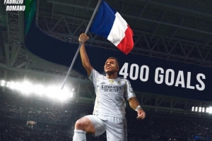 姆巴佩達(dá)成職業(yè)生涯400球里程碑，羅馬諾社媒曬海報(bào)祝賀