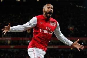 TA：球員版長袖球衣全面回歸，除功能性外也注重風(fēng)格和個人表達