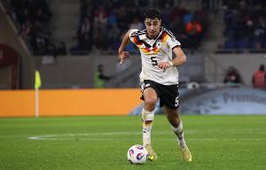 小鬼當(dāng)家！21歲帕夫洛維奇挑德國中場大梁，身價(jià)5500萬拜仁未來星