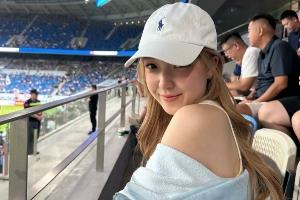 球場(chǎng)情場(chǎng)雙德意！拜合拉木腳后跟巧射，評(píng)論區(qū)疑似女友評(píng)論：棒棒