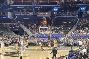 稀稀疏疏！記者曬奇才主場對陣籃網(wǎng)現(xiàn)場圖 其上座率慘淡無比