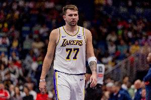 導(dǎo)火索！湖媒：東契奇透露在被交易前兩天 他和杜蒙發(fā)生過不愉快