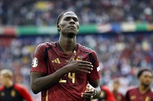 外媒：阿馬杜·奧納納買不到47碼球鞋，比利時足協(xié)員工坐飛機送