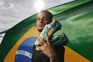 安東尼長(zhǎng)篇專(zhuān)訪(fǎng)??偶像是梅西丨感謝曼聯(lián)丨拒絕拜仁丨渴望世界杯