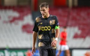 26歲國米舊將范赫斯登宣布退役，本月遭遇生涯第三次膝蓋韌帶重傷