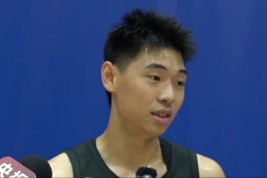 崔永熙：徐杰是一個(gè)外界看來稍顯靦腆的人 但他對隊(duì)友很熱情