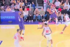 老虎發(fā)威！詹姆斯籃下打哈登 弧頂反擊三分再射哈登 連得5分！