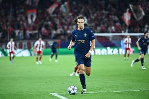 大衛(wèi)·路易斯攻破赫拉德茨基球門，是本賽季首次80后面對(duì)80后進(jìn)球