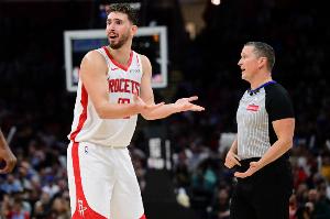 迷失自我？申京近3戰(zhàn)場(chǎng)均16分&總正負(fù)值-18 此前13場(chǎng)23.4分&+142