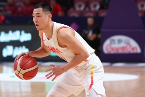 狀態(tài)不佳！高詩(shī)巖半場(chǎng)3投0中&三分2中0 僅得0分3板1斷