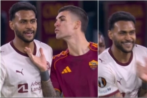 摸臀之后是飛吻！曼奇尼比賽中又施奇招挑釁對(duì)手，這次被一笑置之