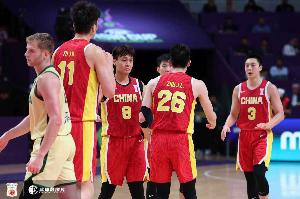 本場(chǎng)12人名單和亞洲杯對(duì)比 缺少趙睿、王俊杰、余嘉豪、趙嘉義等