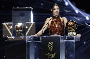 邦馬蒂：我不會(huì)拿自己和梅西比較，他的成就屬于另一個(gè)層次