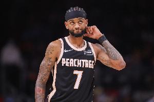 高詩巖附體！亞歷山大·沃克反擊空籃不中 二次進攻將功補過