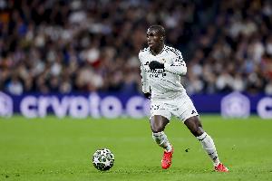 馬卡：門迪在上輪歐冠表現(xiàn)出色，若阿隆索踢5后衛(wèi)有望重返首發(fā)