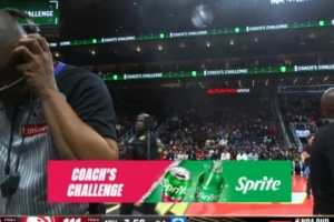 疑似被擊中要害！奧孔武被吹犯規(guī) 老鷹挑戰(zhàn)還失敗了