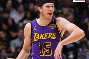 本賽季場均28+5+5且真實命中率65+%的球員：約基奇、字母、里夫斯