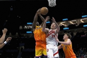 籃板出界裁判吹猛龍球權(quán)&黃蜂挑戰(zhàn)再成功 本場(chǎng)雙方4次挑戰(zhàn)皆成功