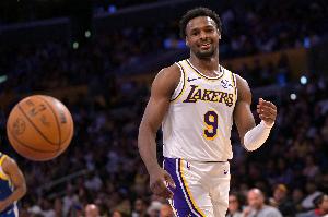 ??同是年輕人！阿杜打3分鐘 2個雙向隨隊(duì) 布朗尼被下放......