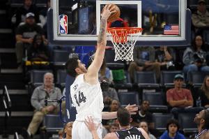 統(tǒng)治級！埃迪順下起飛空接暴扣 砍下生涯首個得分30+