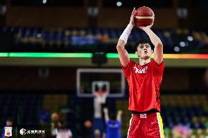 下半場(chǎng)遭棄用！曾凡博出場(chǎng)5分46秒2投0中&罰球2中0 所有數(shù)據(jù)掛零