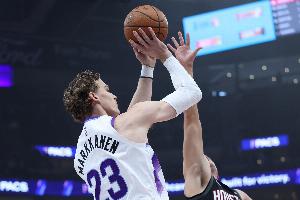 場(chǎng)均27.9分！Stein：爵士更可能圍繞馬爾卡寧補(bǔ)強(qiáng)而不是交易他！