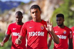 10年前的今天姆巴佩上演職業(yè)生涯首秀，至今出戰(zhàn)555場412球191助