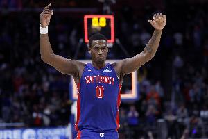 效率挺高！杜倫半場8中6拿到14分5板 罰球3中2