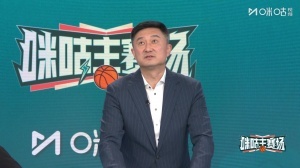 胡明軒有空位不出手？杜鋒打趣：太久沒跟周琦打球 得把球給琦哥