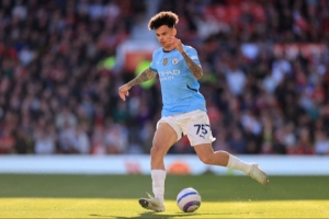 奧賴?yán)何艺J(rèn)為我踢左后衛(wèi)進(jìn)步很大 哈蘭德的跑位非常出色