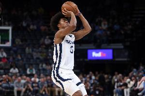 火熱手感！韋爾斯首節(jié)出戰(zhàn)8分鐘 5中4&三分2中2貢獻(xiàn)11分