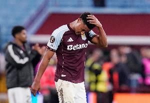 埃梅里：沃特金斯一直受膝傷困擾，他需要休息來緩解疼痛