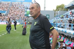 薩里：建議把視頻回放設(shè)施移到教練席對(duì)面的另一側(cè)，避免雙方爭(zhēng)執(zhí)