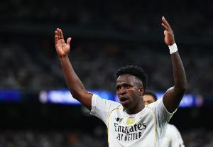 ??維尼修斯對赫羅納喊去踢西乙，打趣對手為了出場時間改踢中衛(wèi)