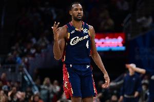 攻防俱佳！莫布里半場9中6&三分4中2拿到16分 另有2板1助2帽