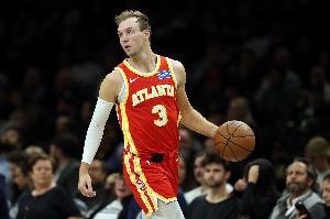 三分很準但還不夠！肯納德替補5中4&三分4中3射落11分 另有5板2助